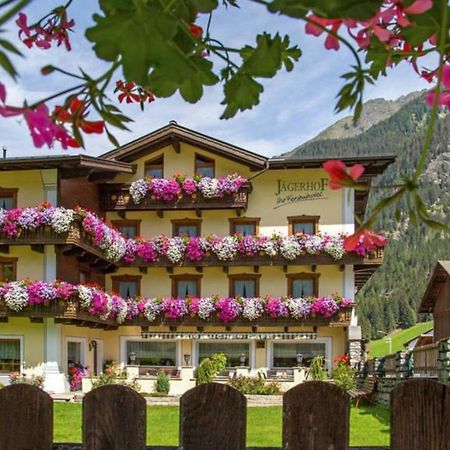 Hotel Jaegerhof Kaunertal Bagian luar foto