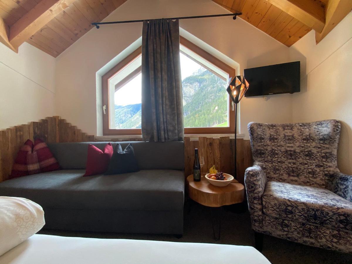 Hotel Jaegerhof Kaunertal Bagian luar foto
