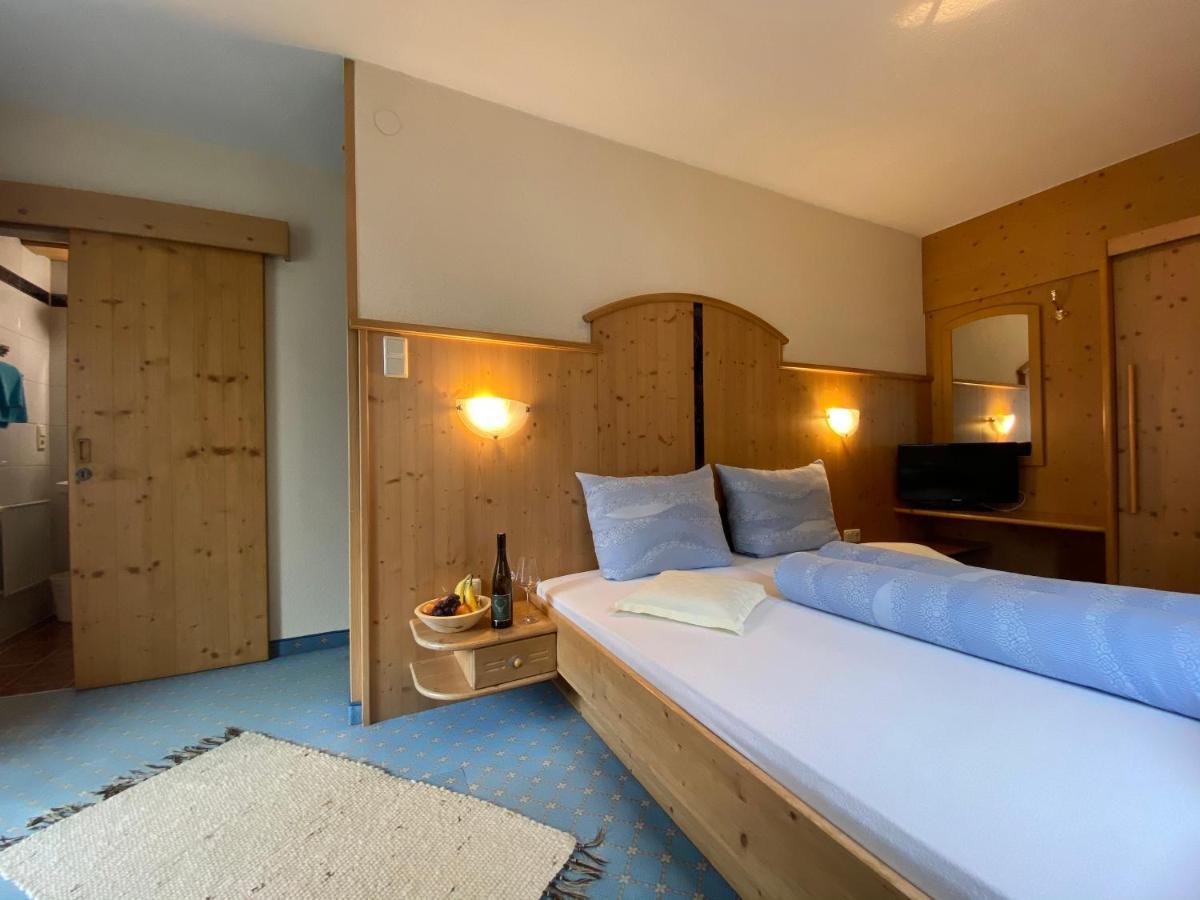 Hotel Jaegerhof Kaunertal Bagian luar foto