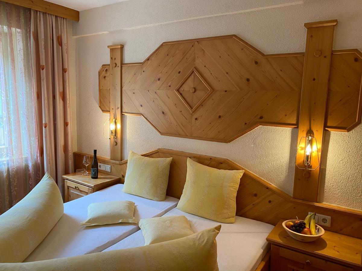 Hotel Jaegerhof Kaunertal Bagian luar foto