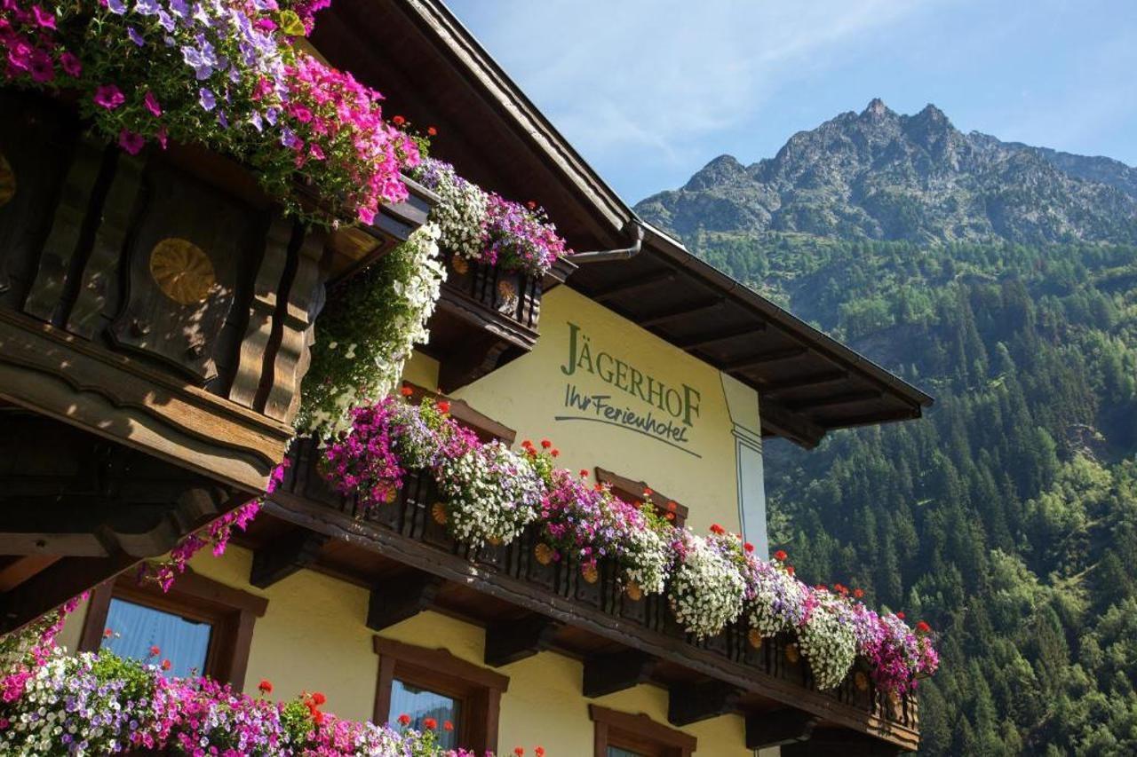 Hotel Jaegerhof Kaunertal Bagian luar foto