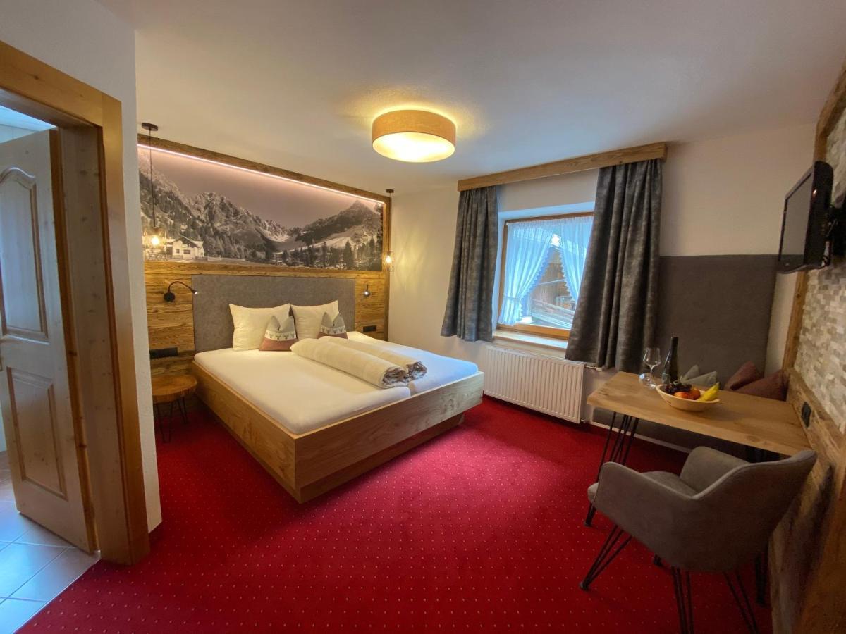 Hotel Jaegerhof Kaunertal Bagian luar foto