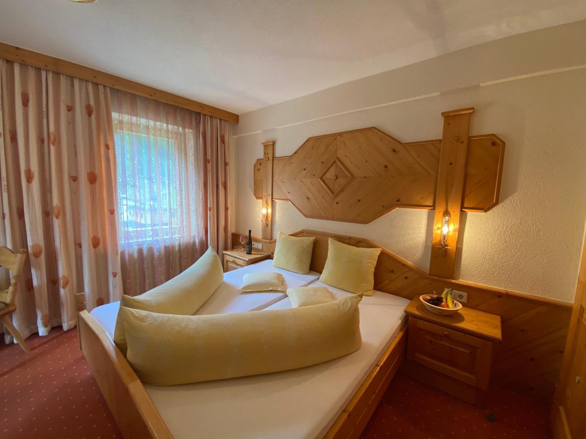 Hotel Jaegerhof Kaunertal Bagian luar foto